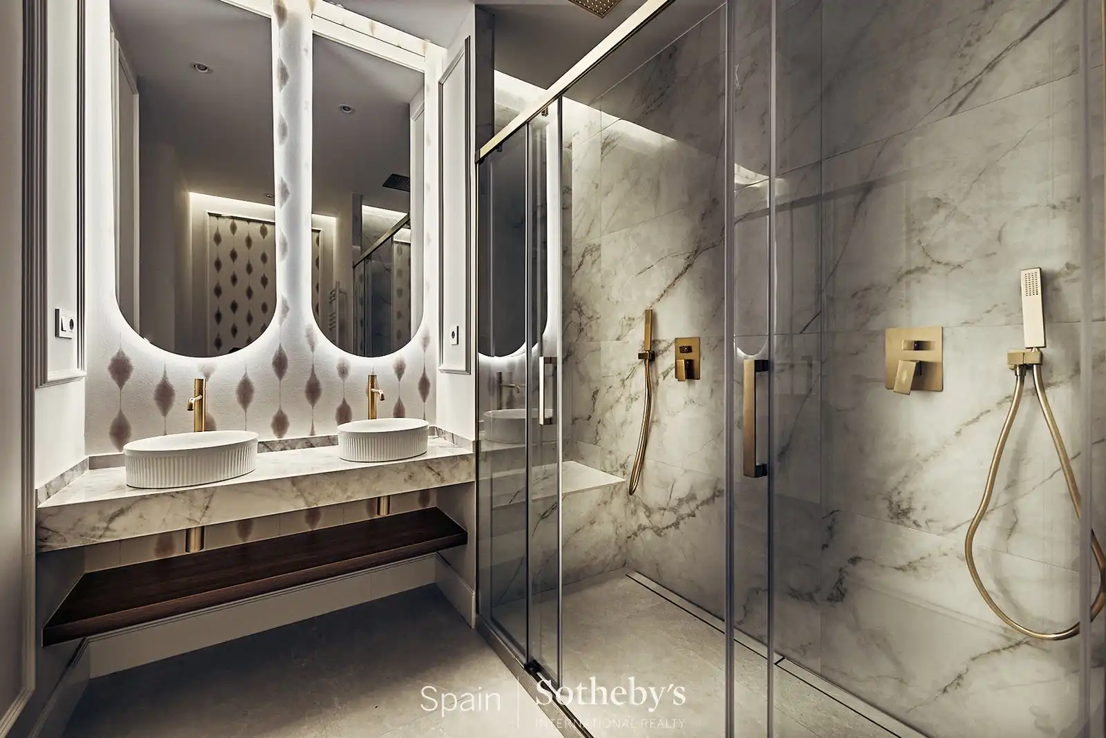 Bany de Apartament en venda en Madrid amb Aire condicionat