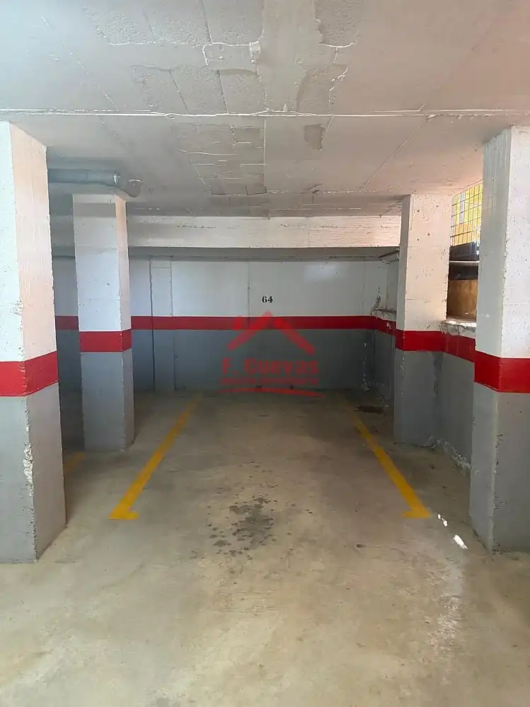Aparcament de Apartament en venda en Vélez-Málaga amb Terrassa