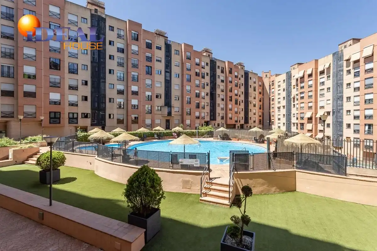 Flat with terrace for sale in Chana, imagen 2