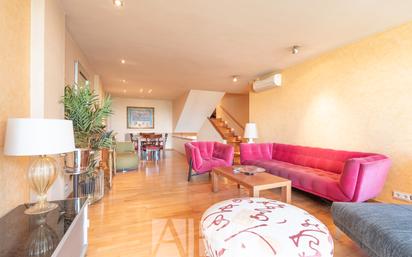 Living room of Duplex for sale in  Barcelona Capital  with Air Conditioner, Terrace and Balcony