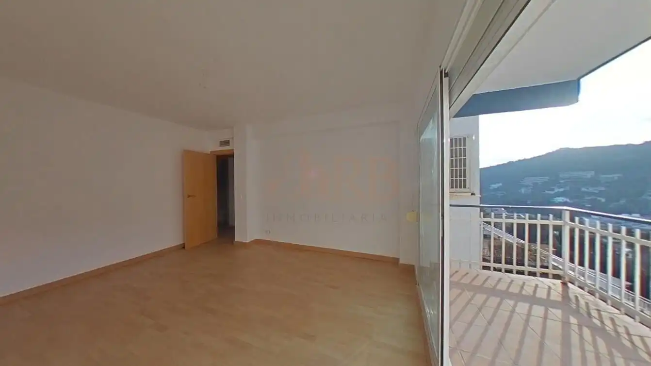 Habitación de Piso en venta en Castelldefels con Terraza y Piscina comunitaria
