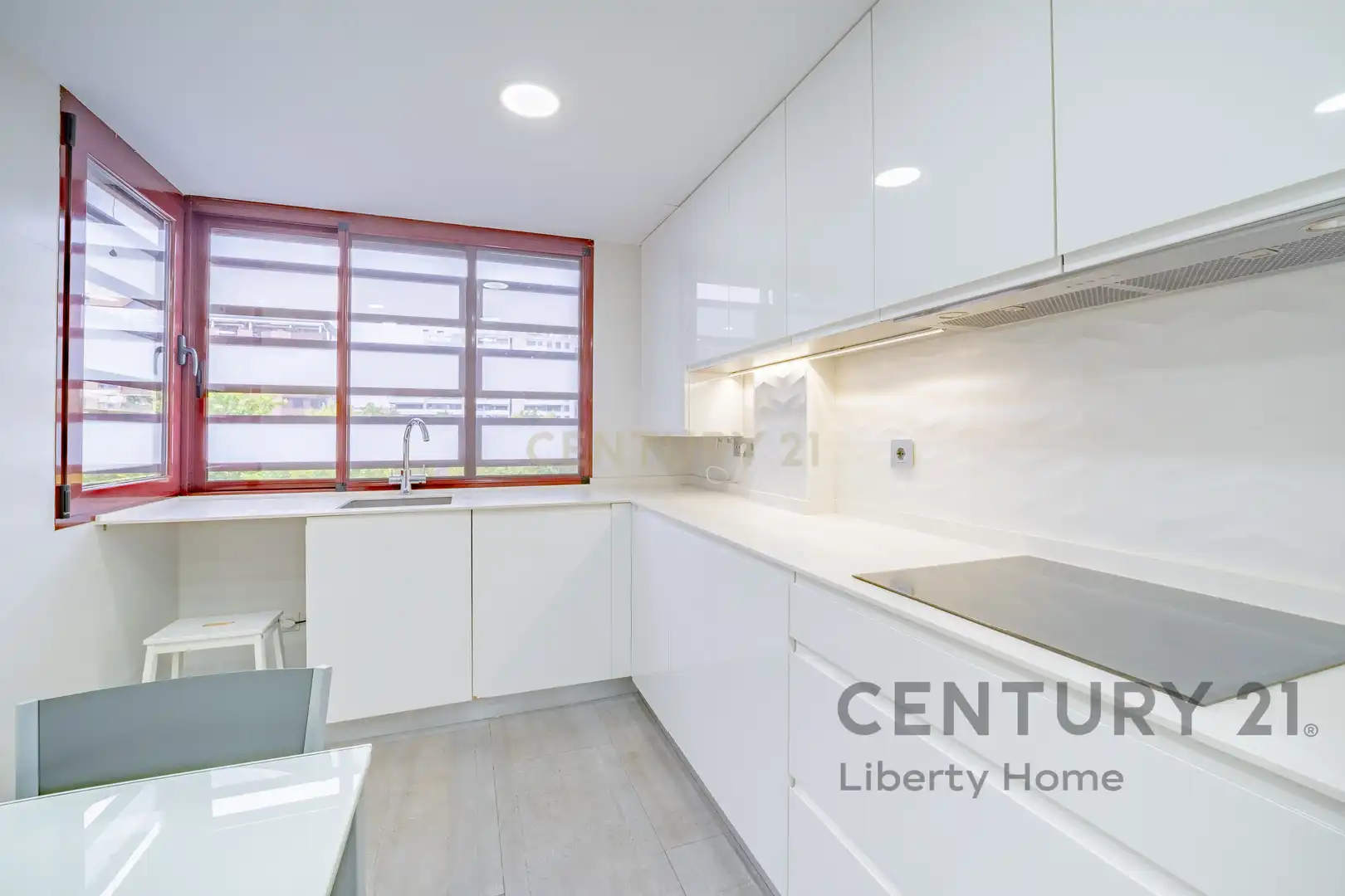 Kitchen of Apartments for rent in Valencia  with Air Conditioner, Private garden and Oven