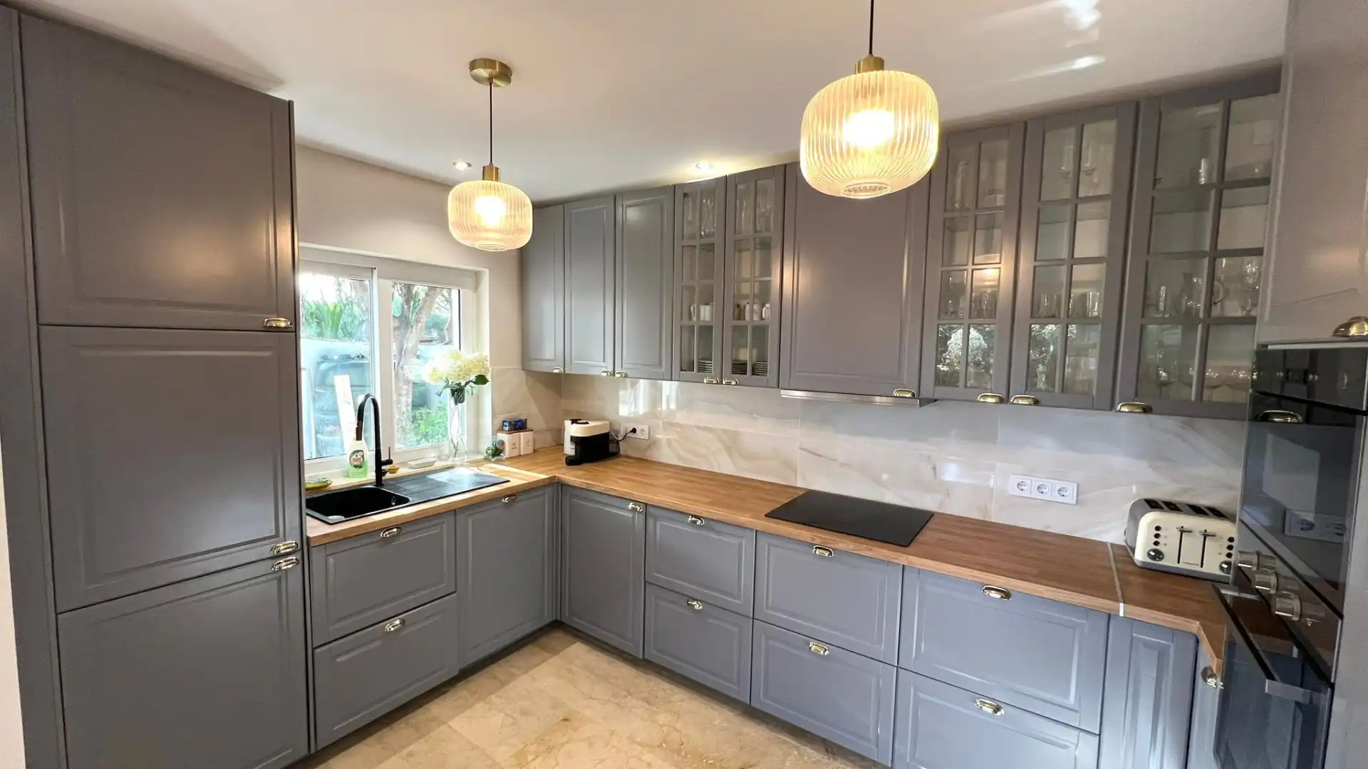 Cocina de Casa o chalet de alquiler en Marbella con Aire acondicionado, Calefacción y Jardín privado