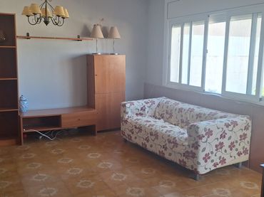 Detached house with balcony for sale in Carrer Catalunya