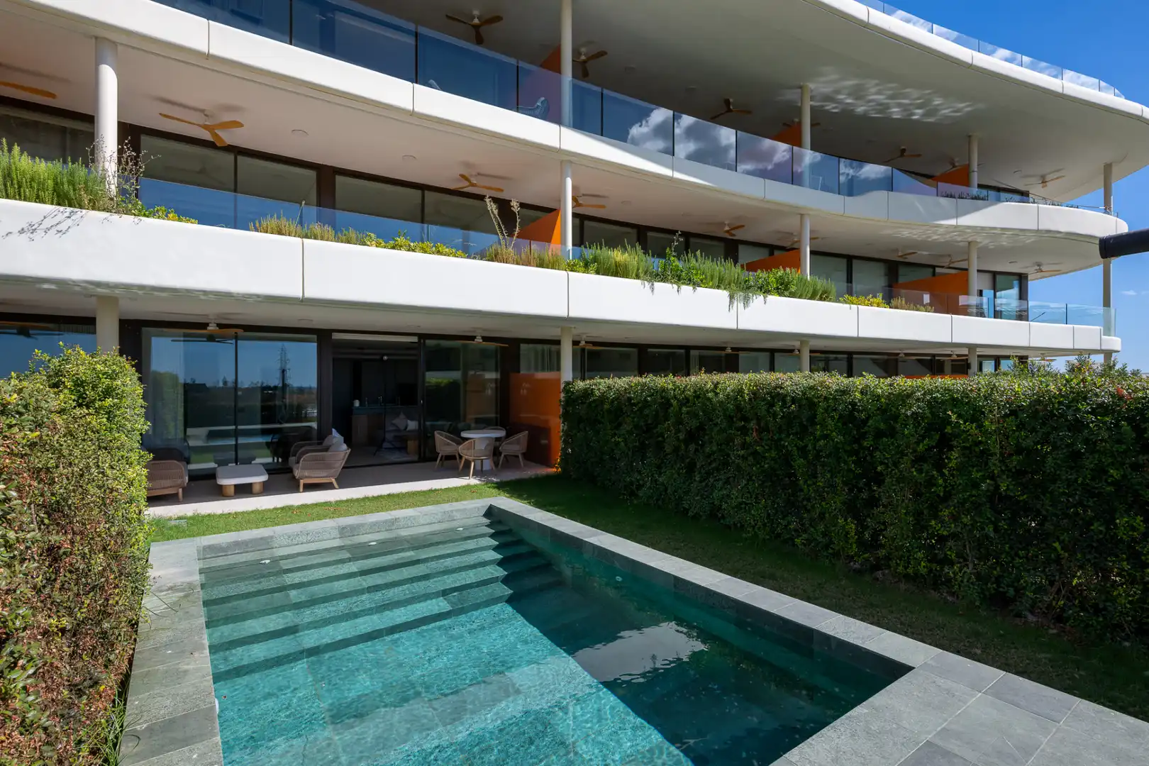 Piscina de Planta baixa en venda en Fuengirola amb Aire condicionat, Jardí privat i Terrassa