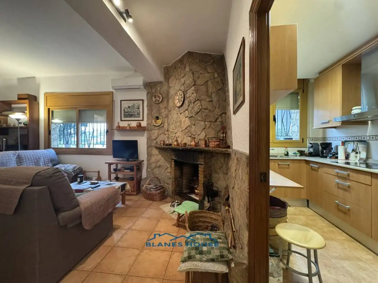 Sala d'estar de Casa o xalet en venda en Tordera amb Aire condicionat, Jardí privat i Terrassa