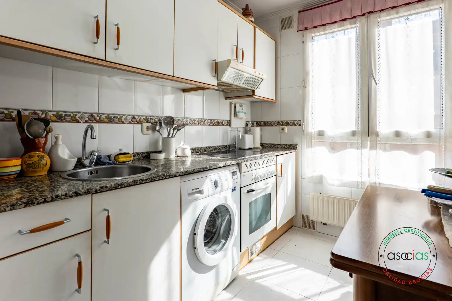 Cocina de Piso en venta en Gijón  con Calefacción, Parquet y Trastero