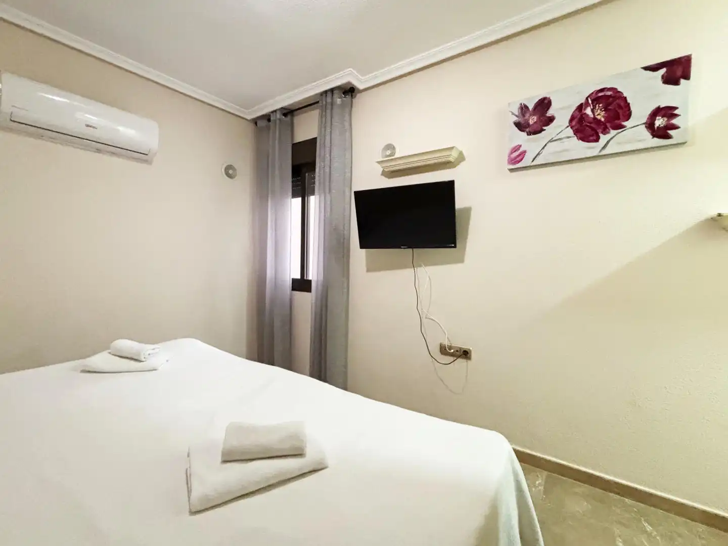 Habitación de Piso en venta en Torrevieja con Aire acondicionado, Terraza y Amueblado