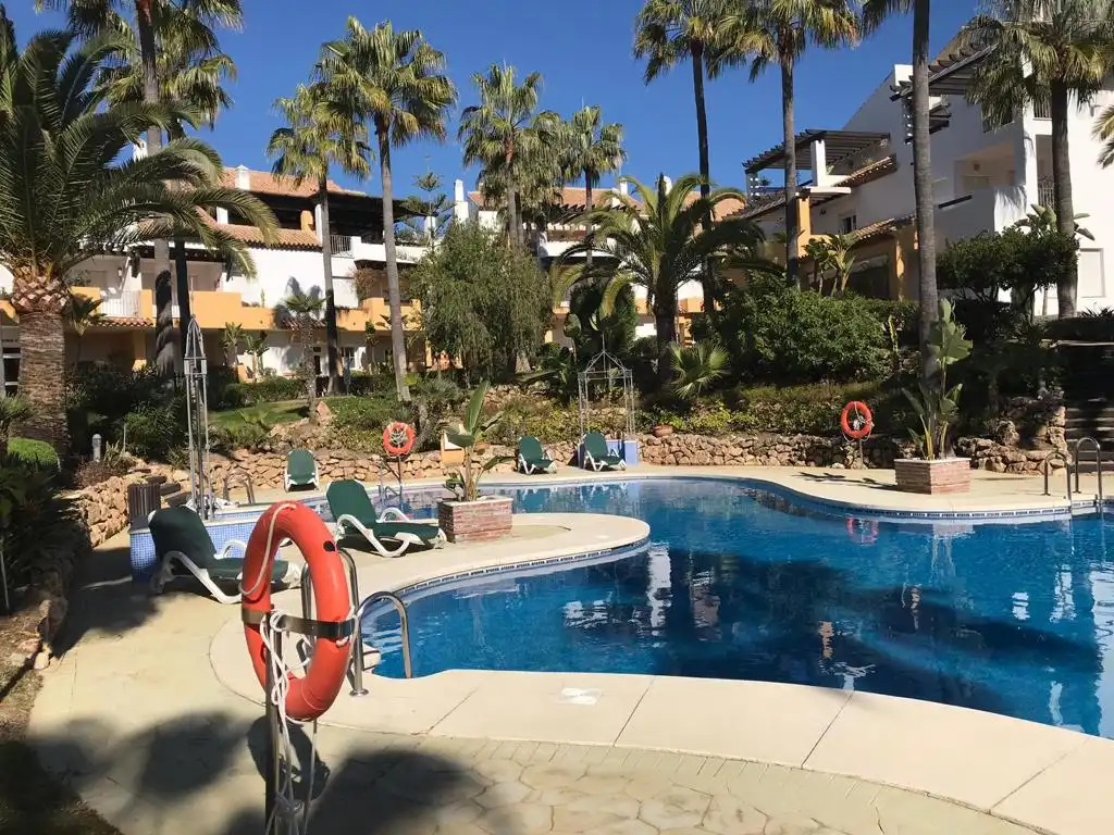 Piscina de Piso de alquiler en Marbella con Aire acondicionado, Terraza y Amueblado