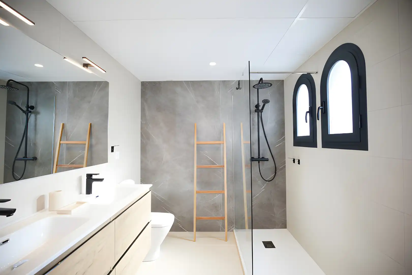 Baño de Casa adosada en venta en Estepona con Aire acondicionado, Terraza y Piscina