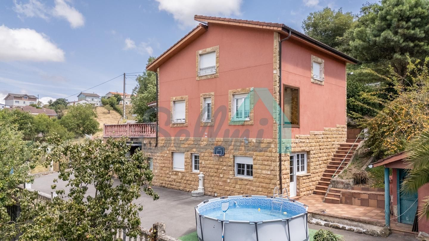 Vista exterior de Casa o xalet en venda en Siero amb Calefacció, Jardí privat i Parquet