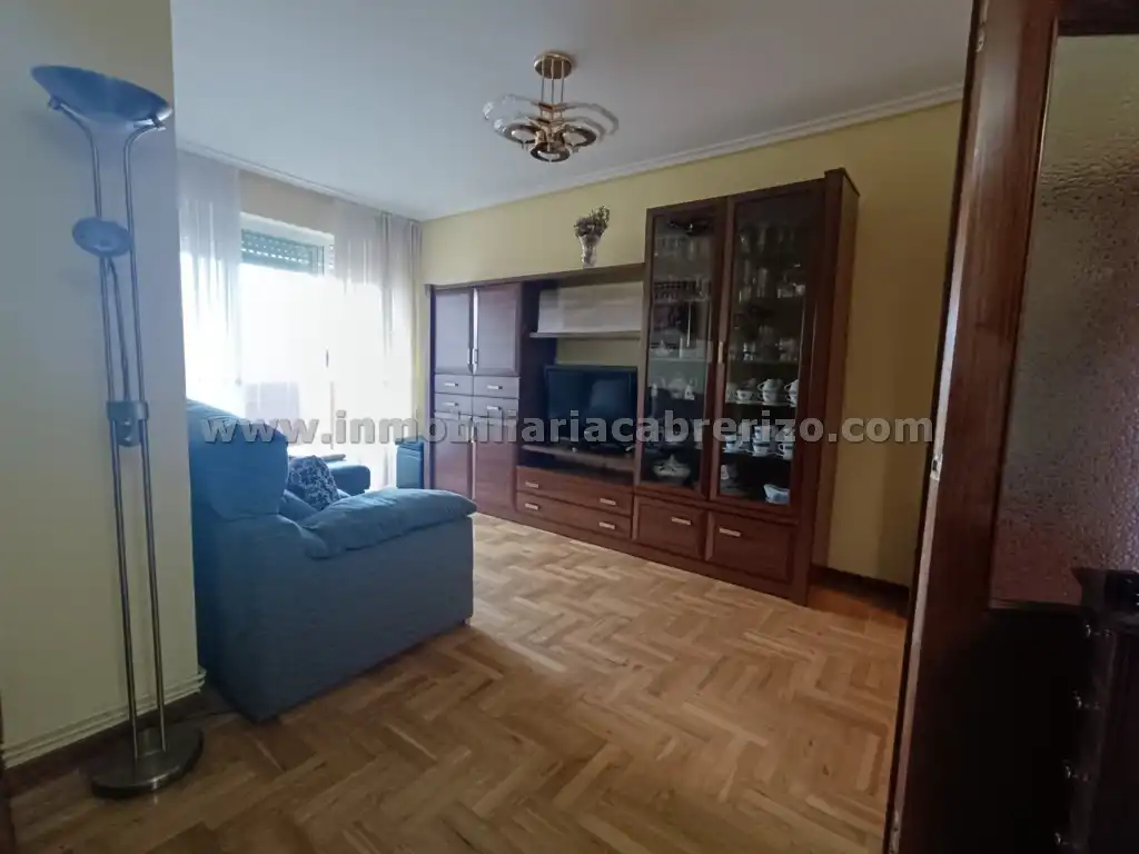 Sala de estar de Estudio en venta en  Logroño con Aire acondicionado, Calefacción y Parquet