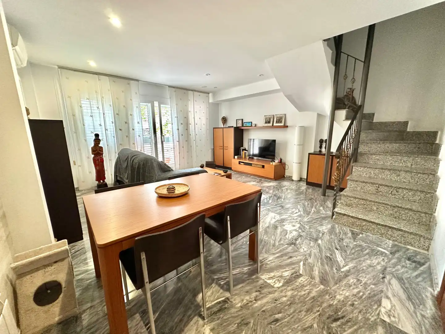 Living room of Detached homes for sale in Santa Coloma de Gramenet  with Air Conditioner, Heating and Terrace