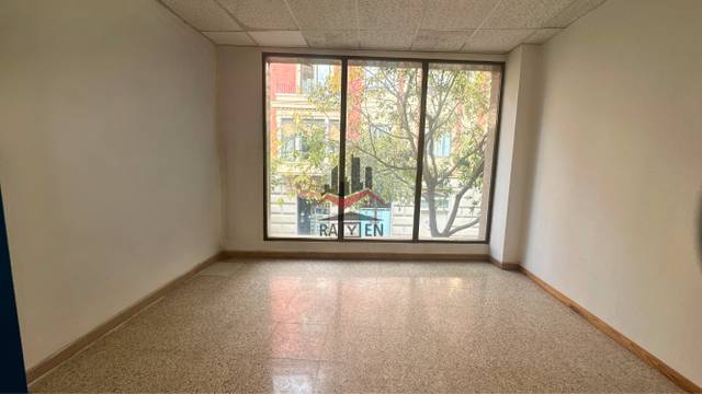 Local comercial en Venta en de Vilallonga en Centre