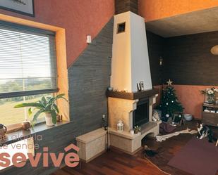 Sala d'estar de Casa o xalet en venda en El Rosario amb Moblat