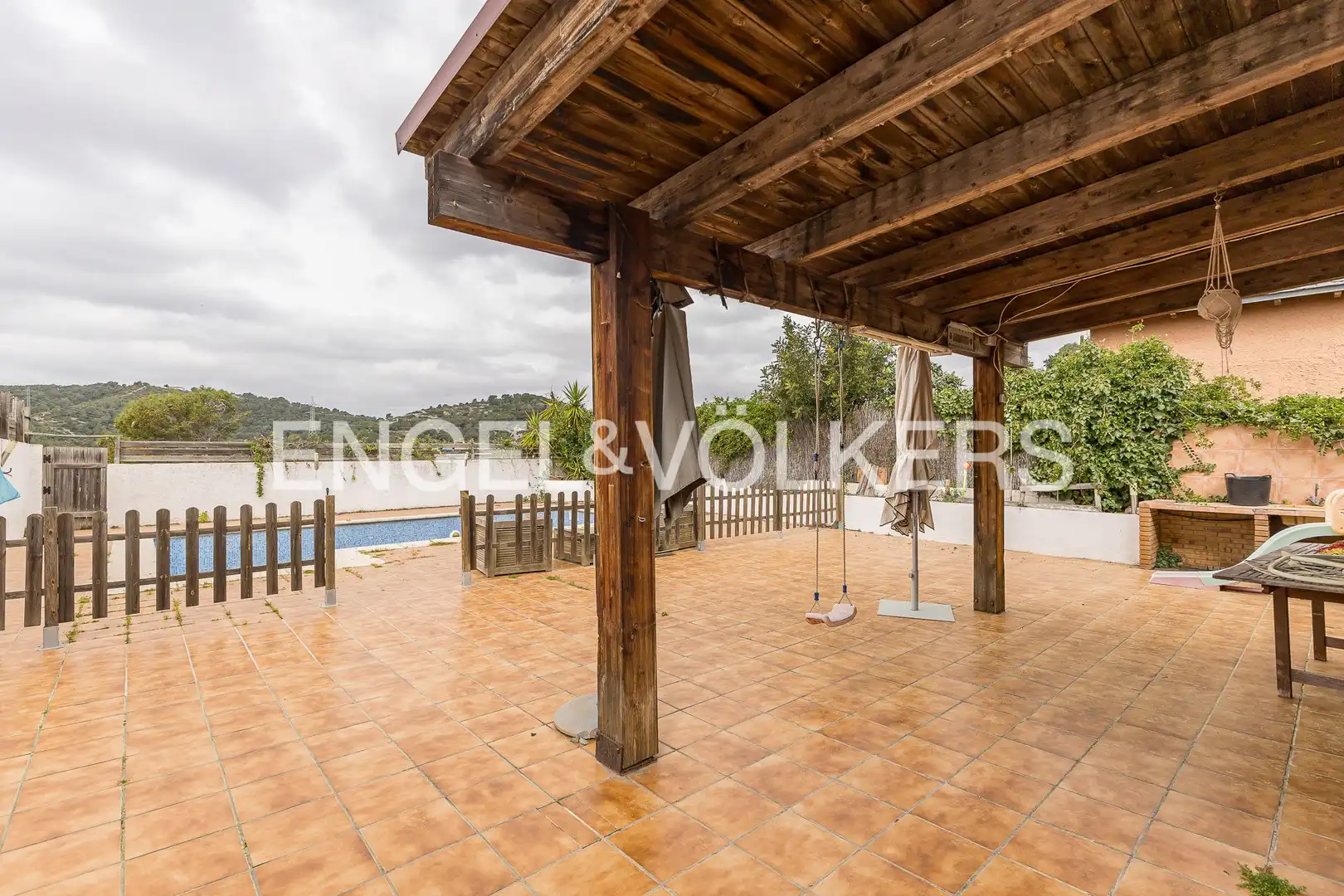 Terrassa de Casa adosada en venda en Cubelles amb Calefacció, Jardí privat i Terrassa