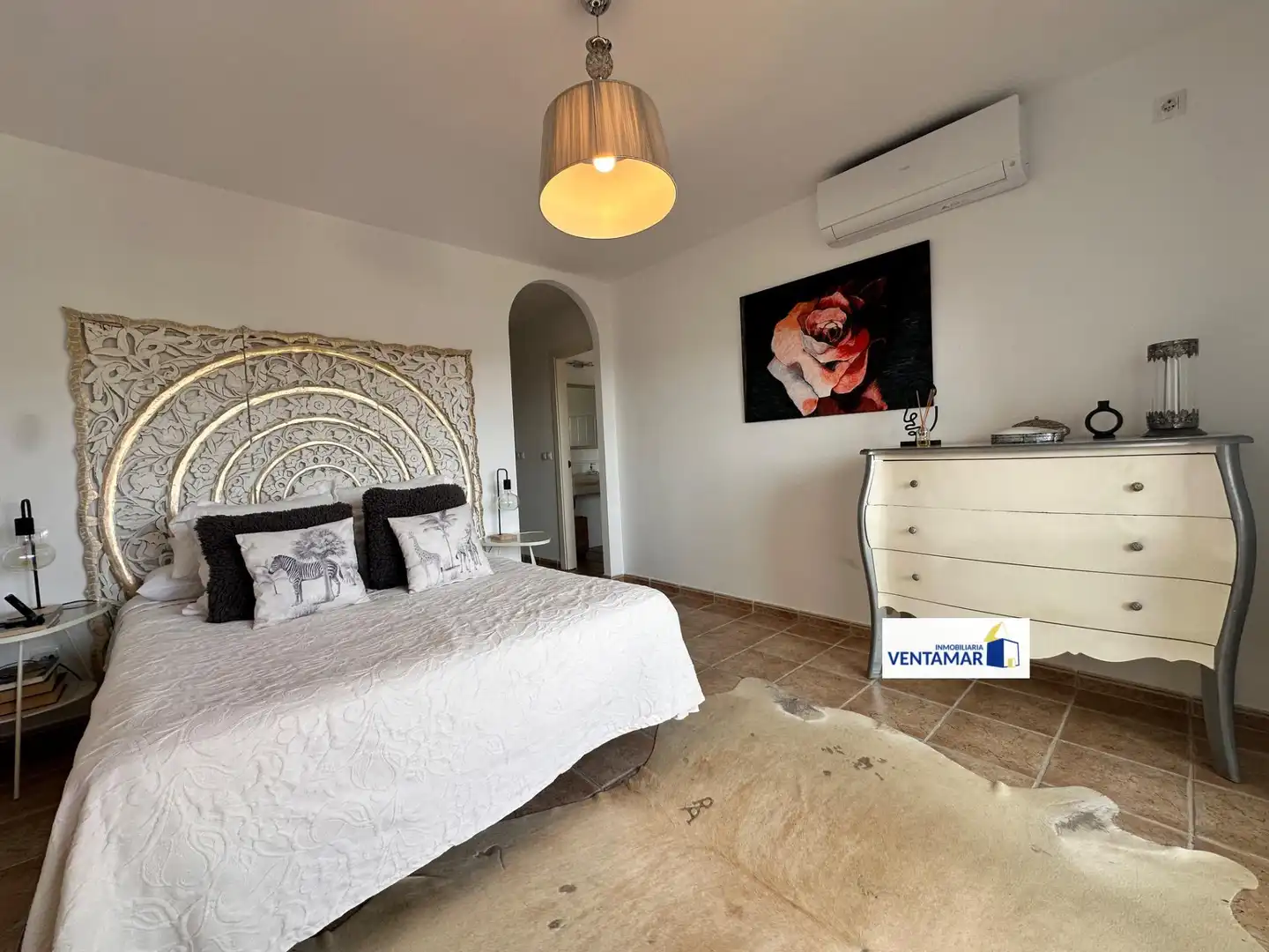 Schlafzimmer von Erdgeschoss zum Verkauf in La Alcaidesa mit Klimaanlage, Heizung und Privatgarten