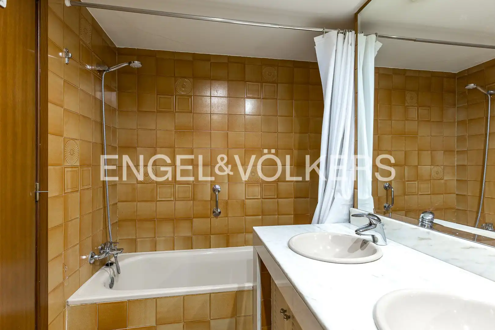 Baño de Piso en venta en Barcelona con Calefacción, Parquet y Amueblado