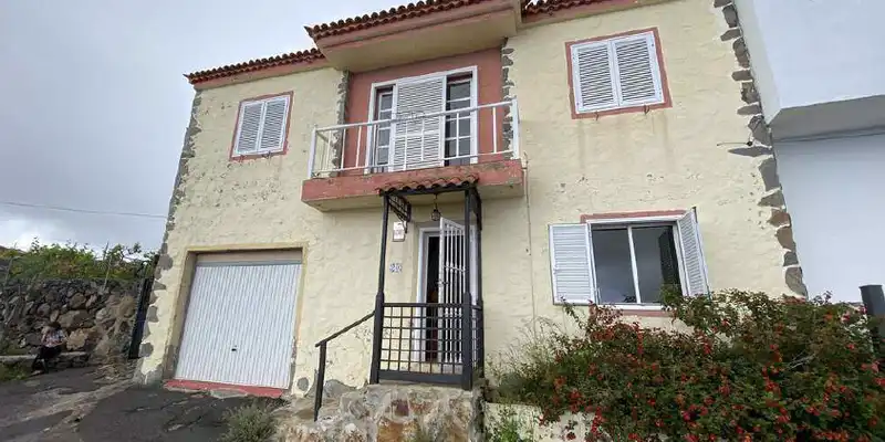 Houses for sale in Calle Era Grande, La Quinta - Taucho
