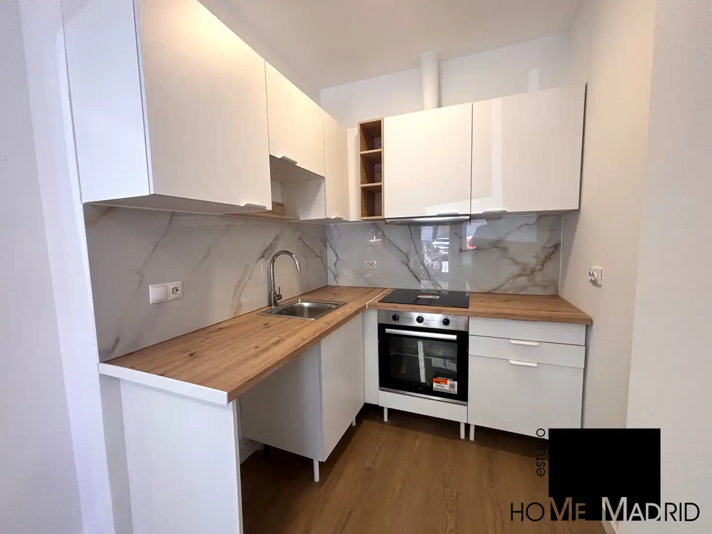 Cuina de Local en venda en Madrid amb Aire condicionat, Calefacció i Parquet