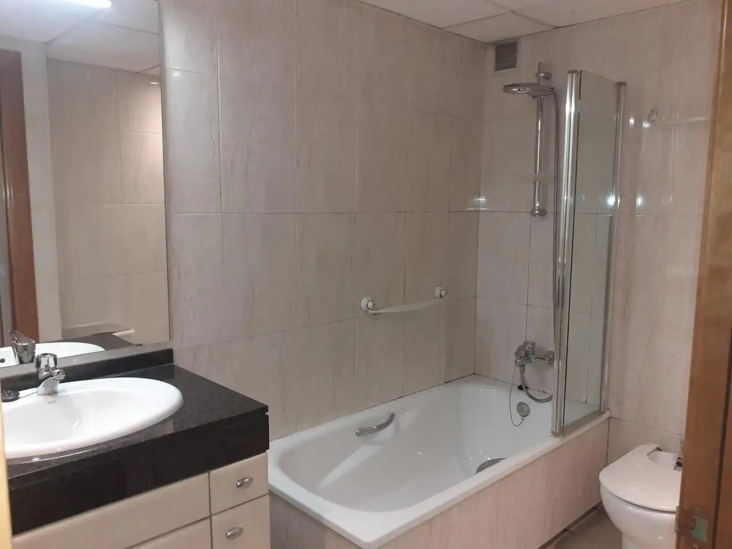 Baño de Piso de alquiler en Mollet del Vallès con Aire acondicionado, Calefacción y Parquet