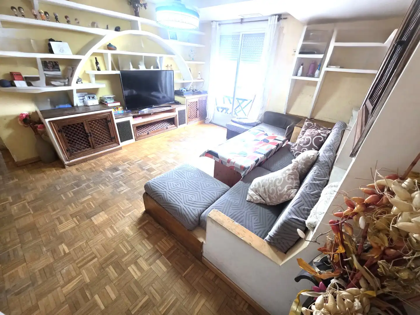 Living room of Flat for sale in Móstoles  with Air Conditioner, Heating and Parquet flooring
