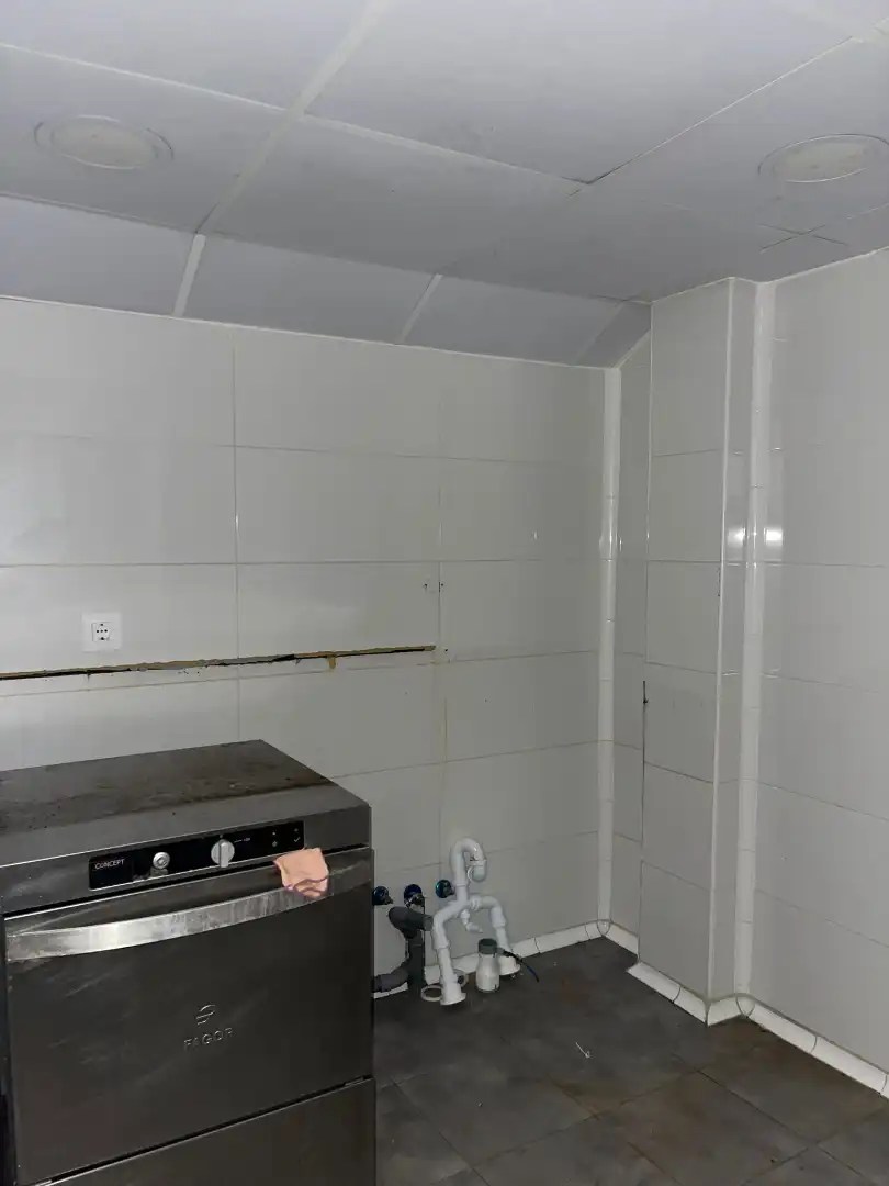Cocina de Local en venta en Plasencia con Terraza