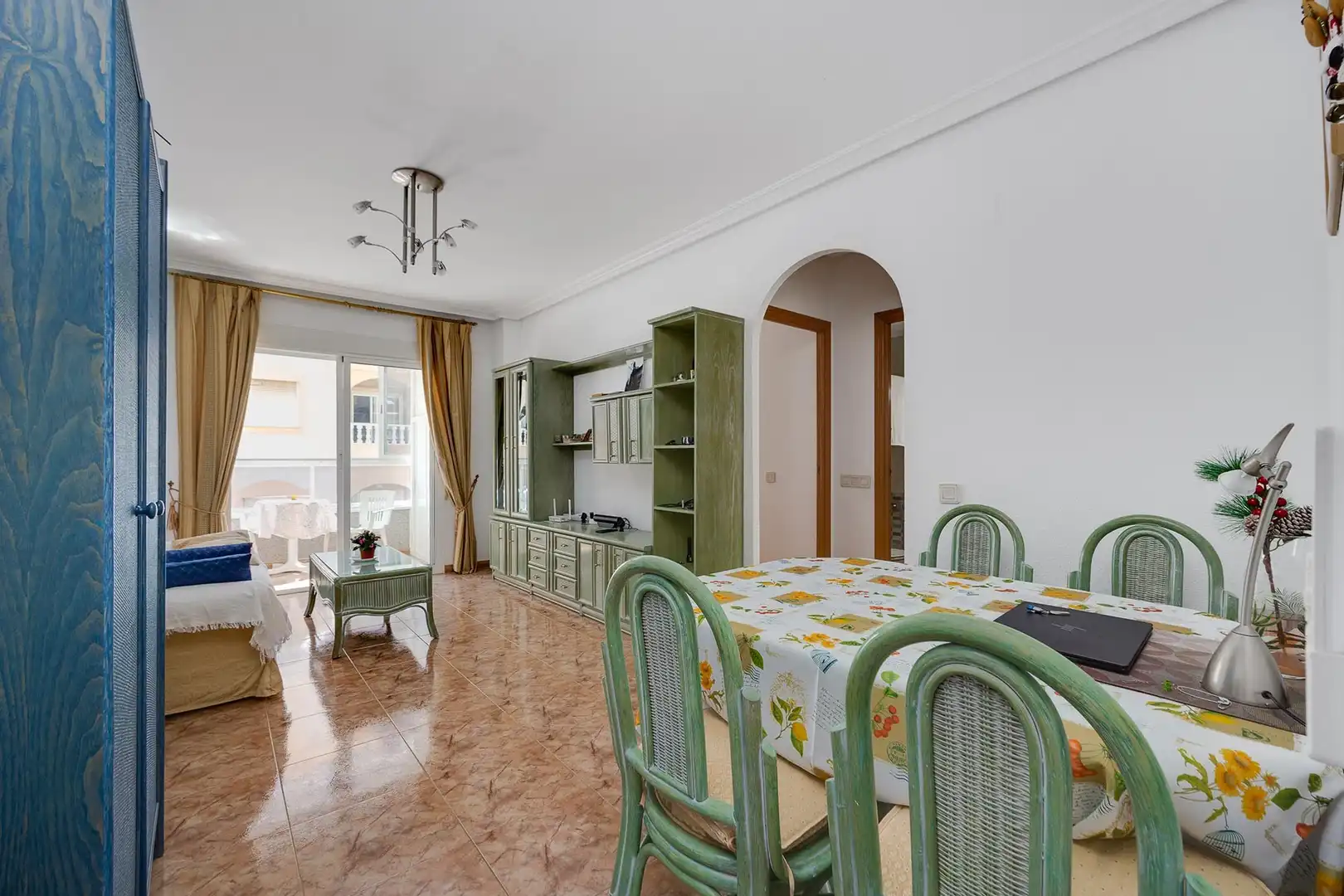 Menjador de Apartament en venda en Torrevieja amb Aire condicionat i Terrassa