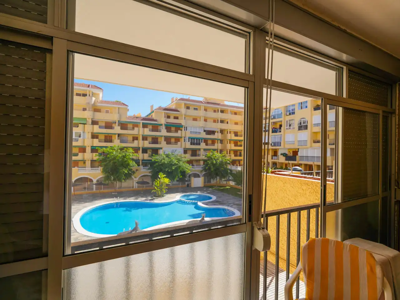 Habitación de Estudio en venta en Torrevieja con Calefacción, Terraza y Piscina