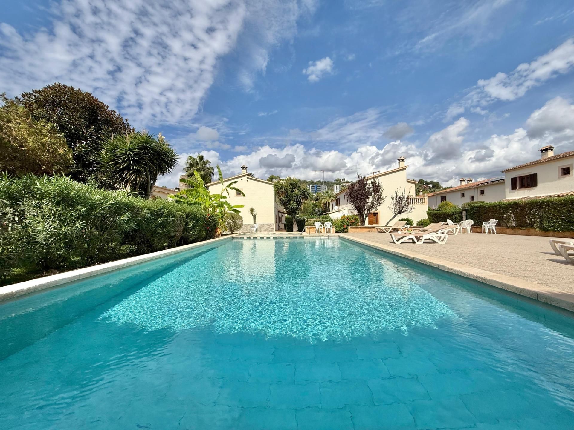 Piscina de Casa adosada en venda en Calvià amb Aire condicionat, Jardí privat i Terrassa