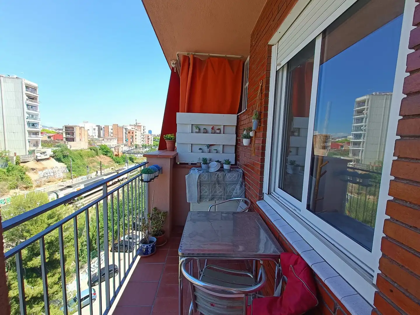 Terraza de Piso en venta en L'Hospitalet de Llobregat con Amueblado y Balcón