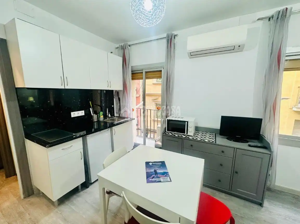 Cocina de Piso en venta en Barcelona con Calefacción y Balcón