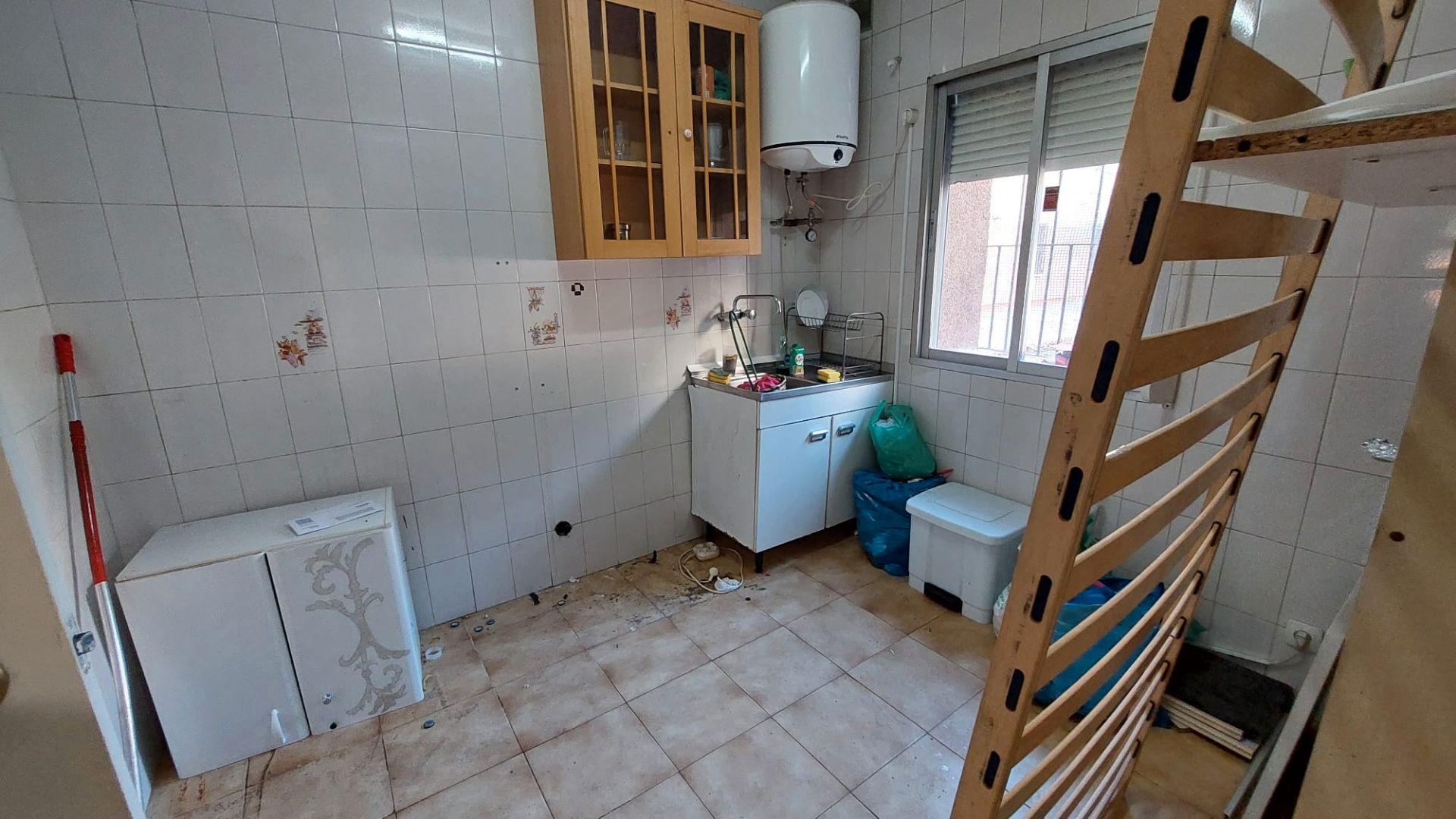 Cocina de Piso en venta en  Madrid Capital