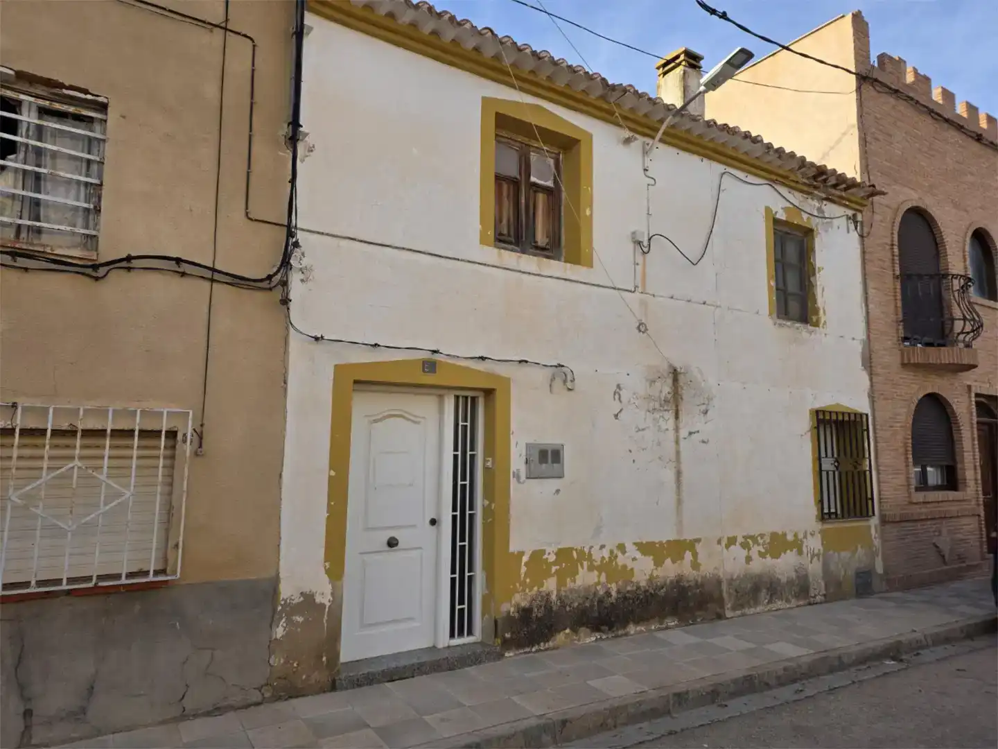 Exterior view of Houses for sale in Mahora  with Private garden and Furnished