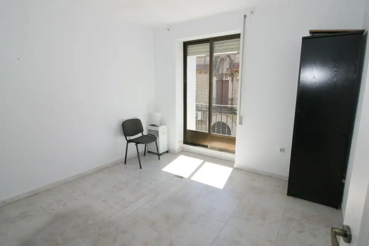 Habitación de Oficina de alquiler en Arenas de San Pedro
