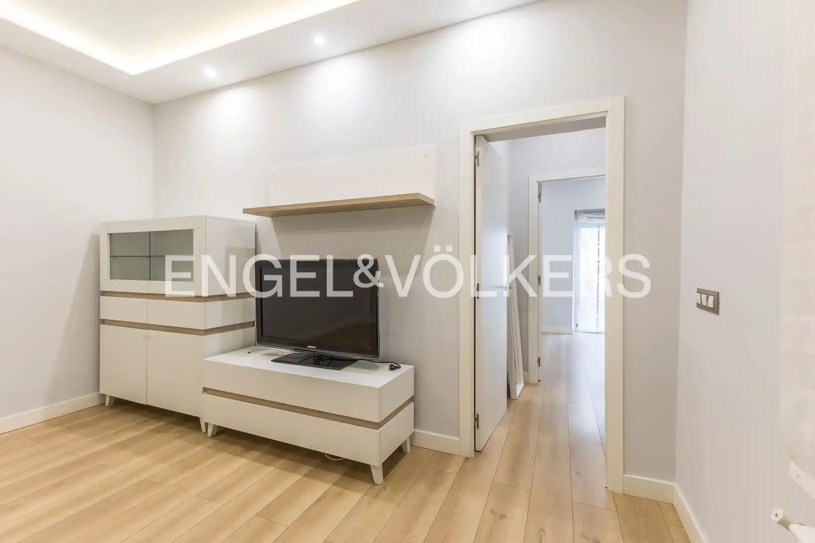Living room of Ground floor for rent in Madrid  with Heating and Furnished