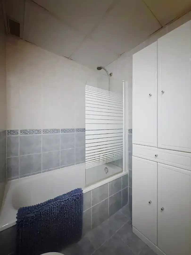 Bathroom of Flat for sale in Málaga  with Air Conditioner, Terrace and Community pool