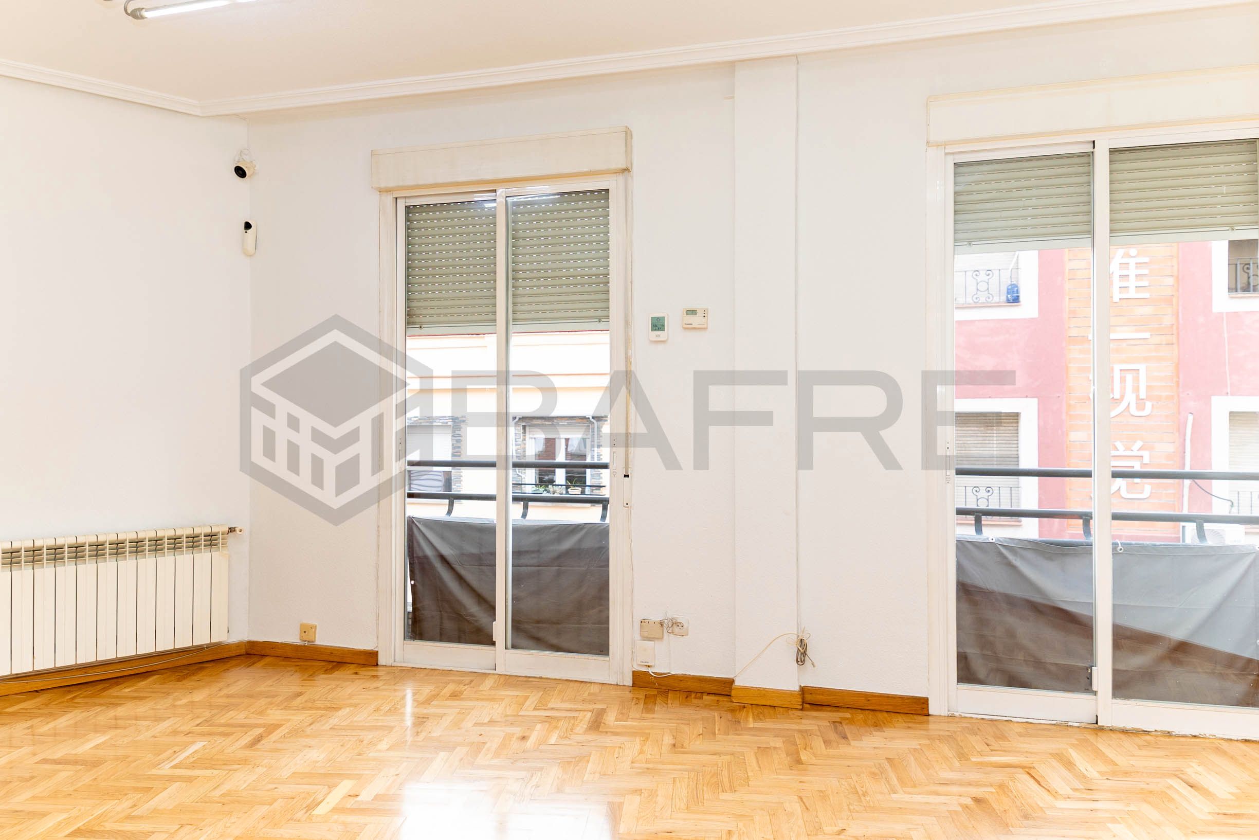 Vista exterior de Piso en venta en  Madrid Capital