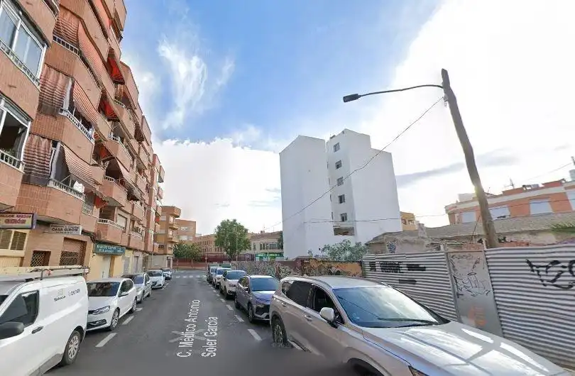 Wohnung zum Verkauf in Calle Calle Medico Antonio Soler Garcia 2, imagen 2
