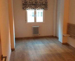 Bedroom of Flat to rent in  Zaragoza Capital  with Heating