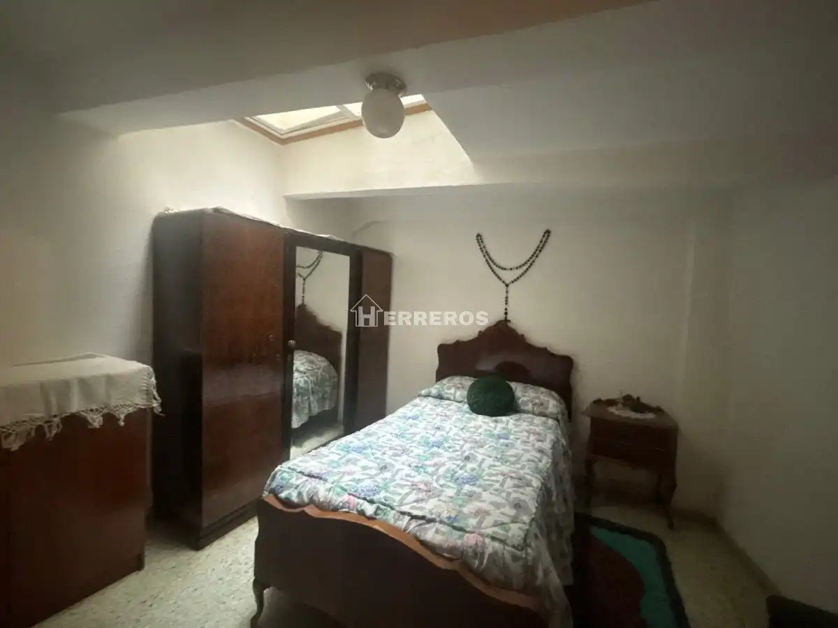 Dormitori de Casa adosada en venda en Alesanco amb Calefacció