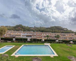 Swimming pool of Single-family semi-detached for sale in Alzira  with Air Conditioner, Terrace and Balcony