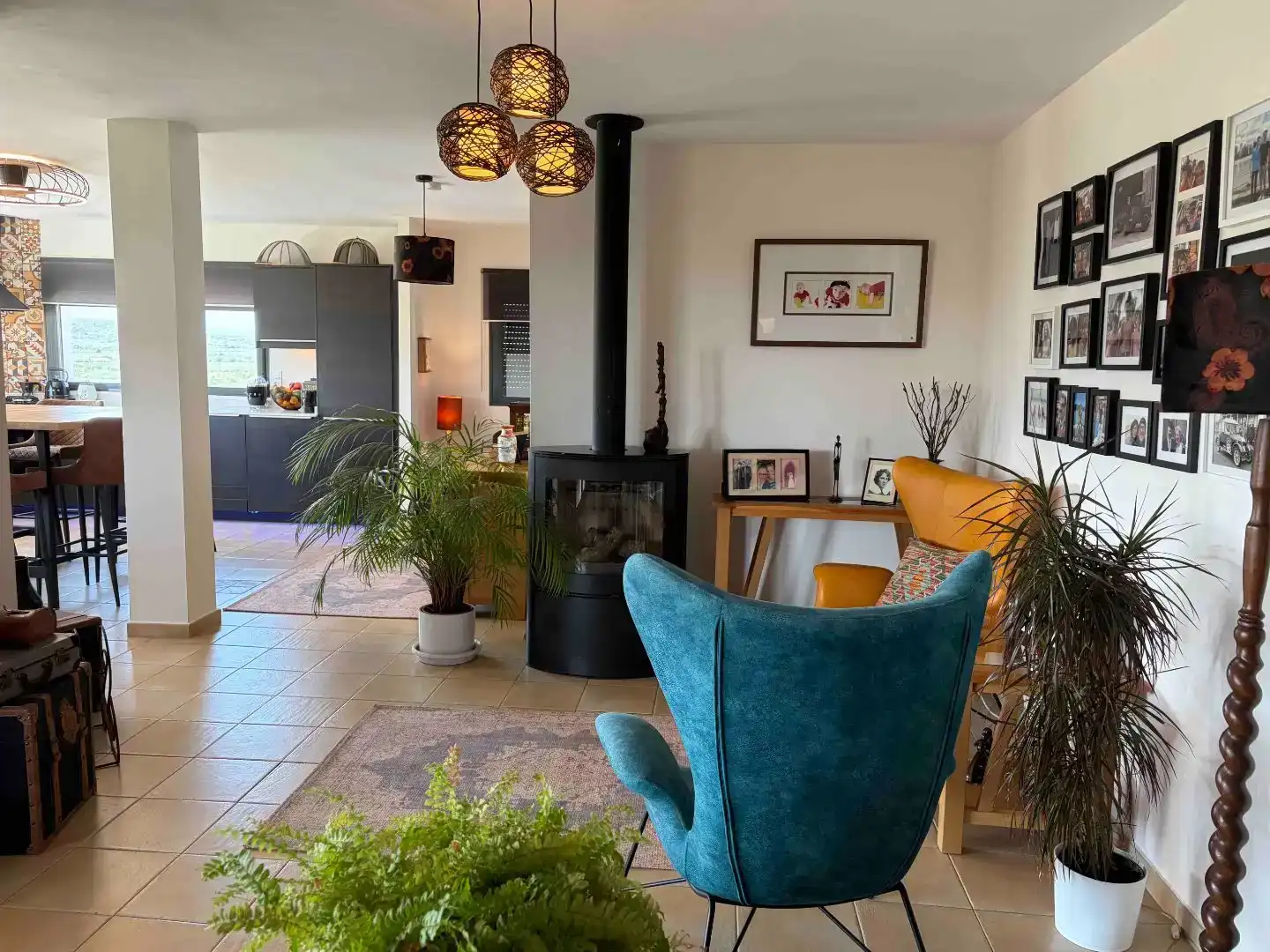 Sala d'estar de Finca rústica en venda en Traiguera amb Jardí privat, Piscina i Moblat