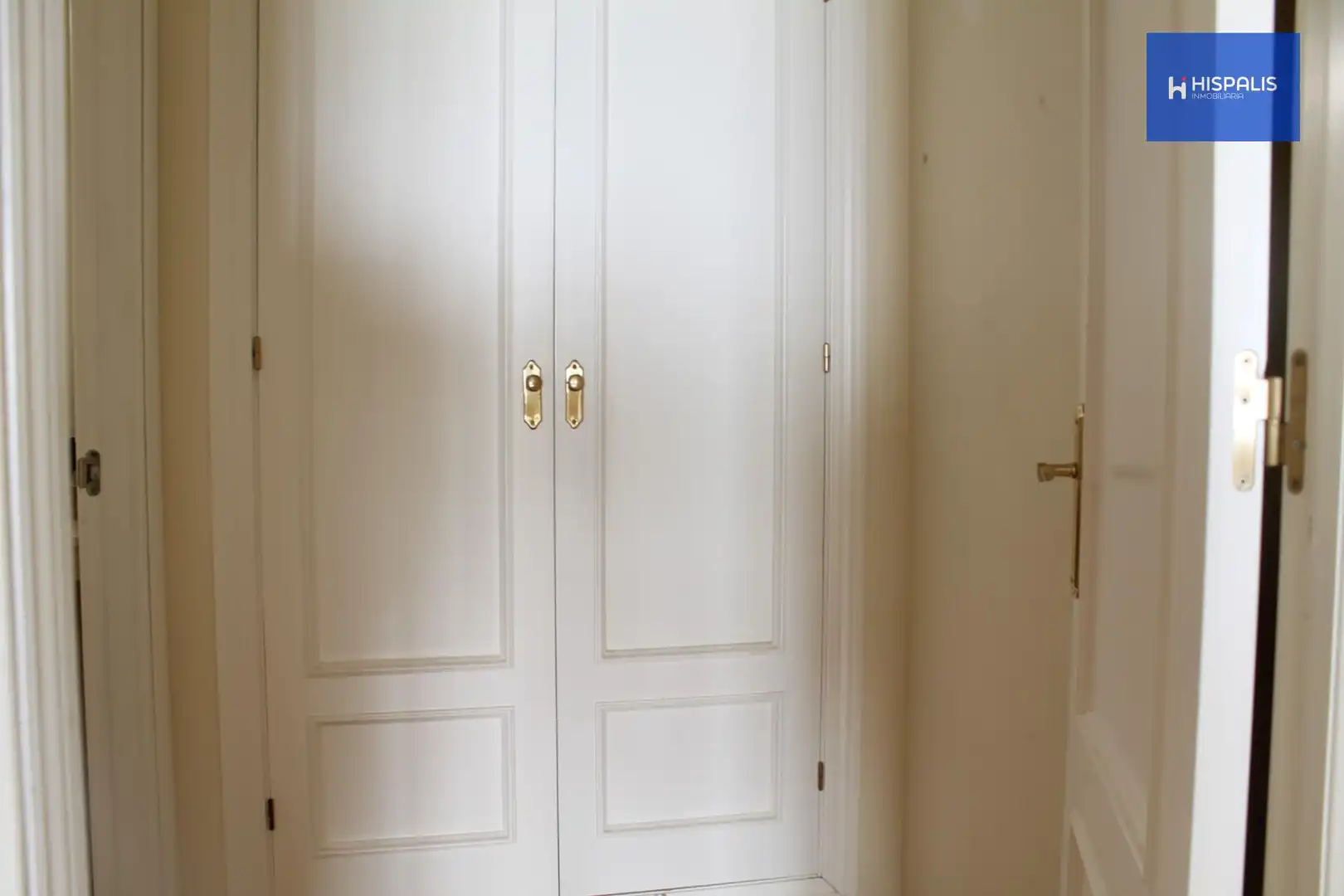 Study for sale in Sevilla  with Air Conditioner and Heating