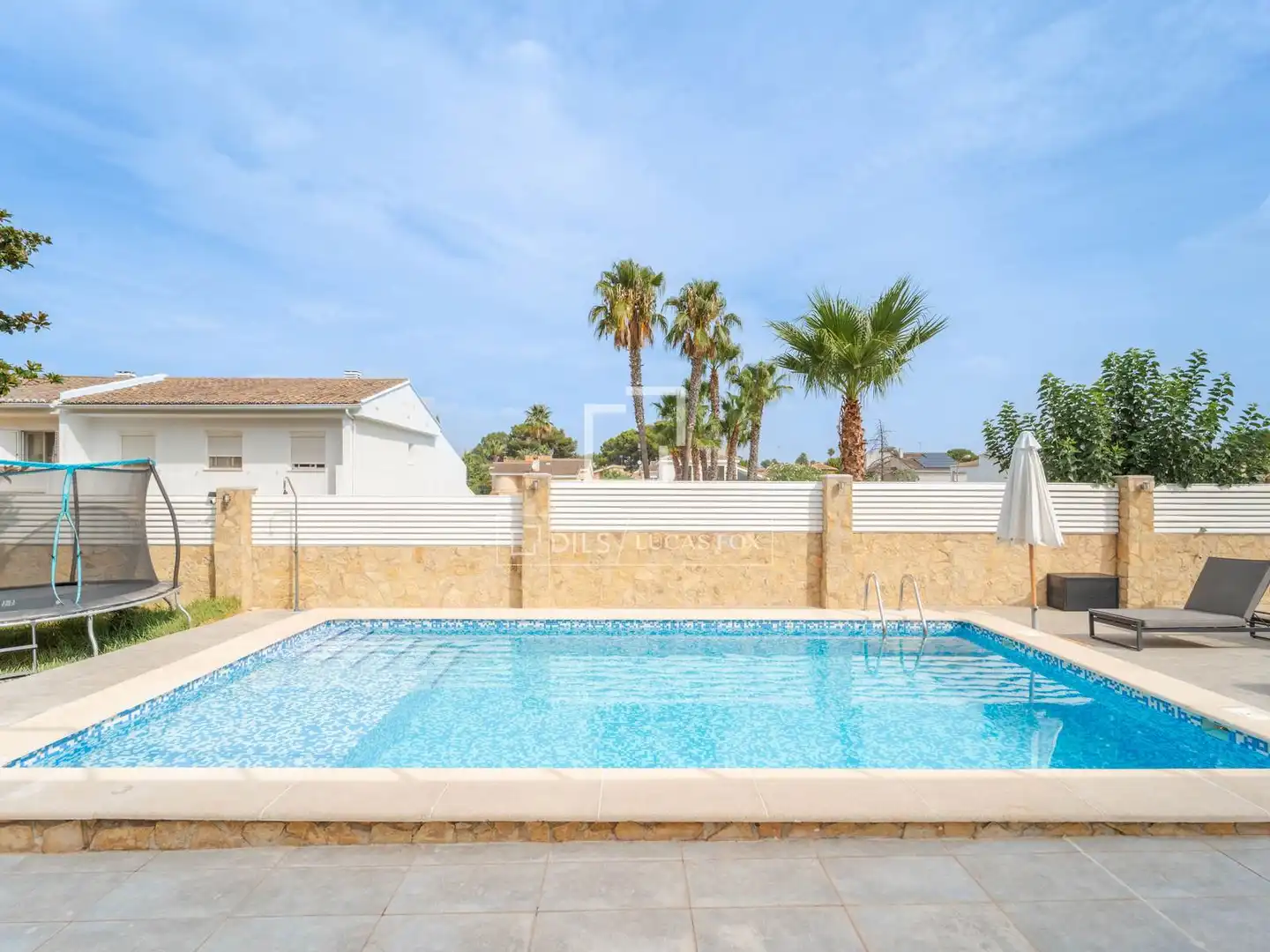 Piscina de Casa o chalet en venta en L'Eliana con Aire acondicionado, Calefacción y Jardín privado