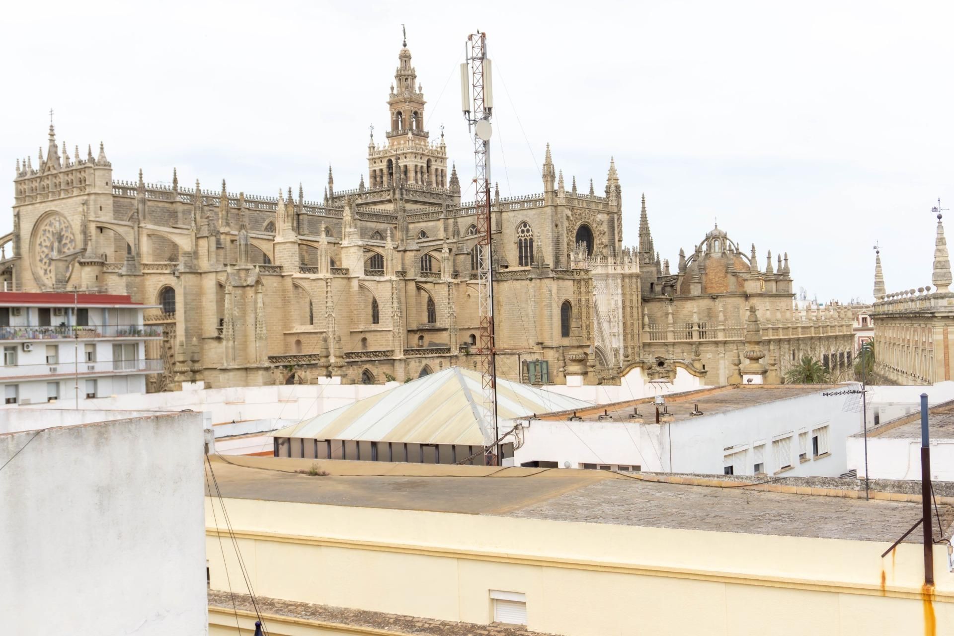Vista exterior de Pis en venda en  Sevilla Capital amb Aire condicionat, Calefacció i Traster