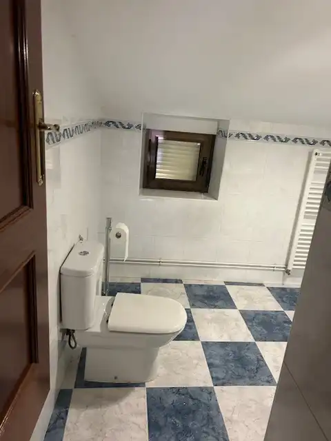 Baño de Casa o chalet en venta en Villalobos con Calefacción, Terraza y Trastero