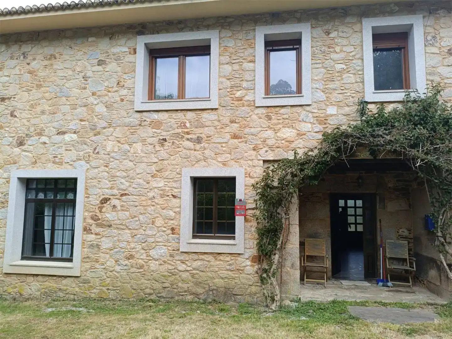 Vista exterior de Casa o xalet en venda en Vilarmaior amb Jardí privat, Parquet i Moblat