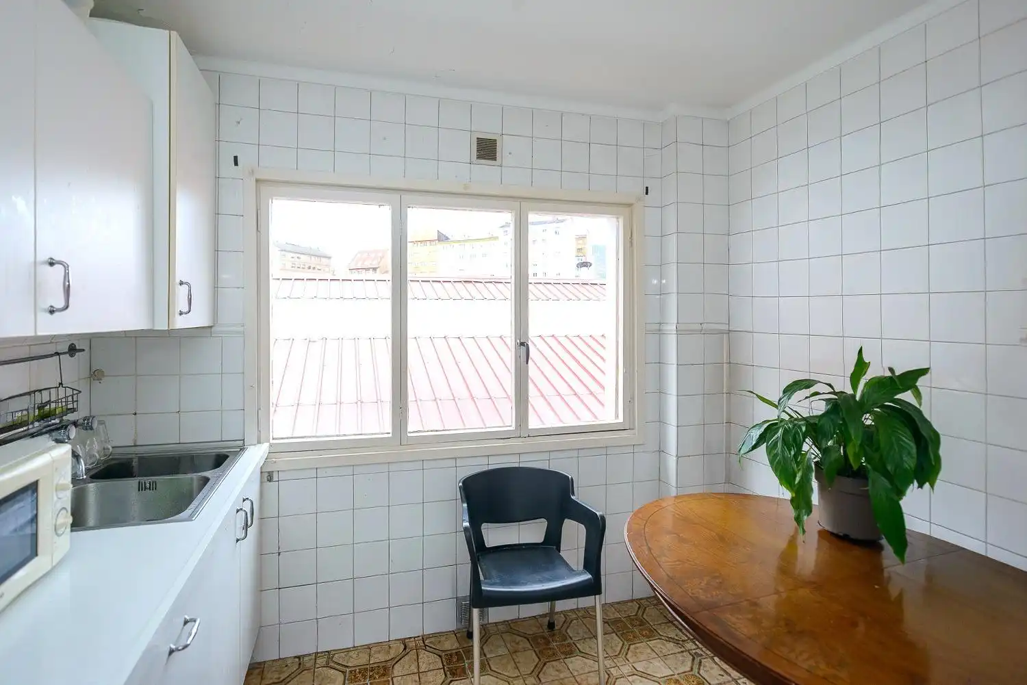 Cuina de Pis en venda en Oviedo  amb Moblat