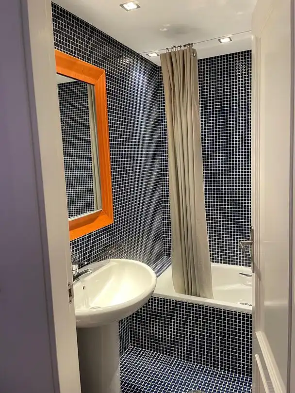 Baño de Apartamento de alquiler en Santander